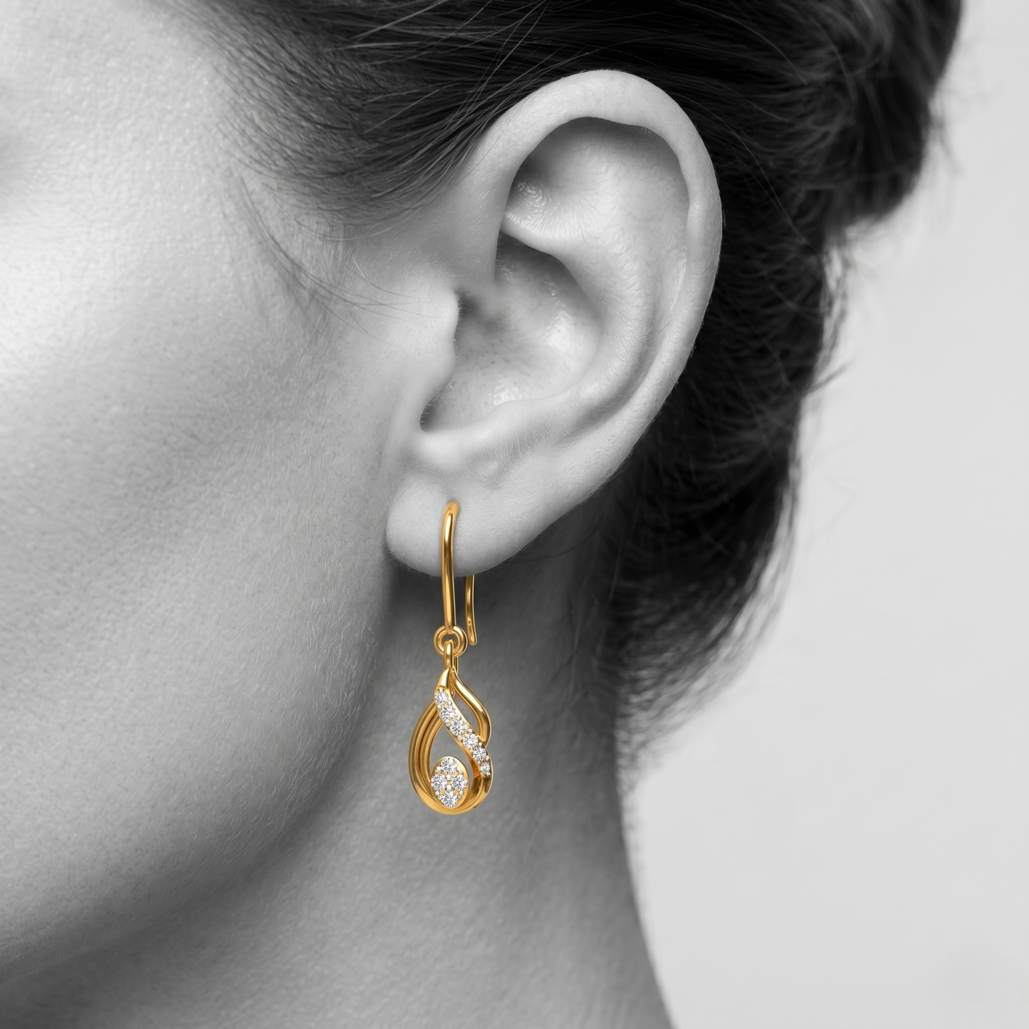 Diamond Teardrop Swirl Hanging Tops