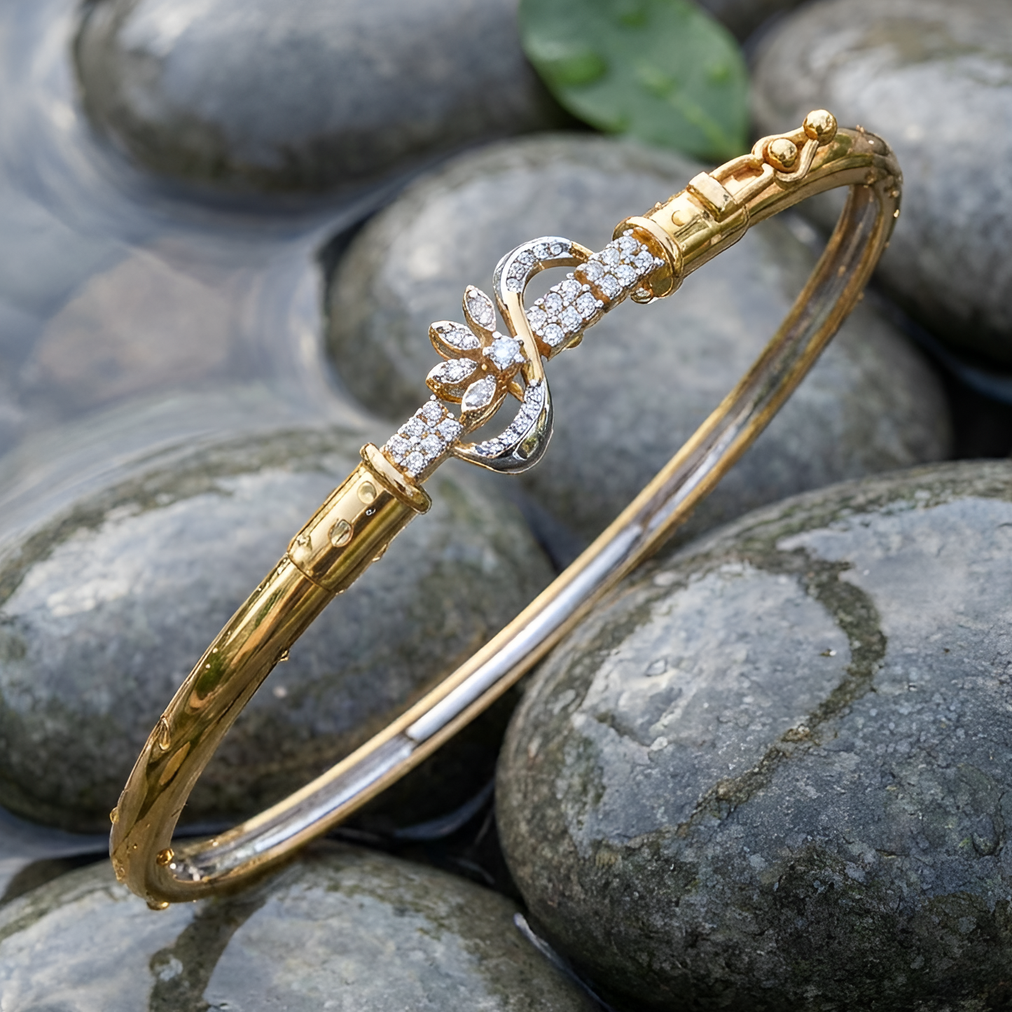 Eternal Bloom Diamond Openable Noa