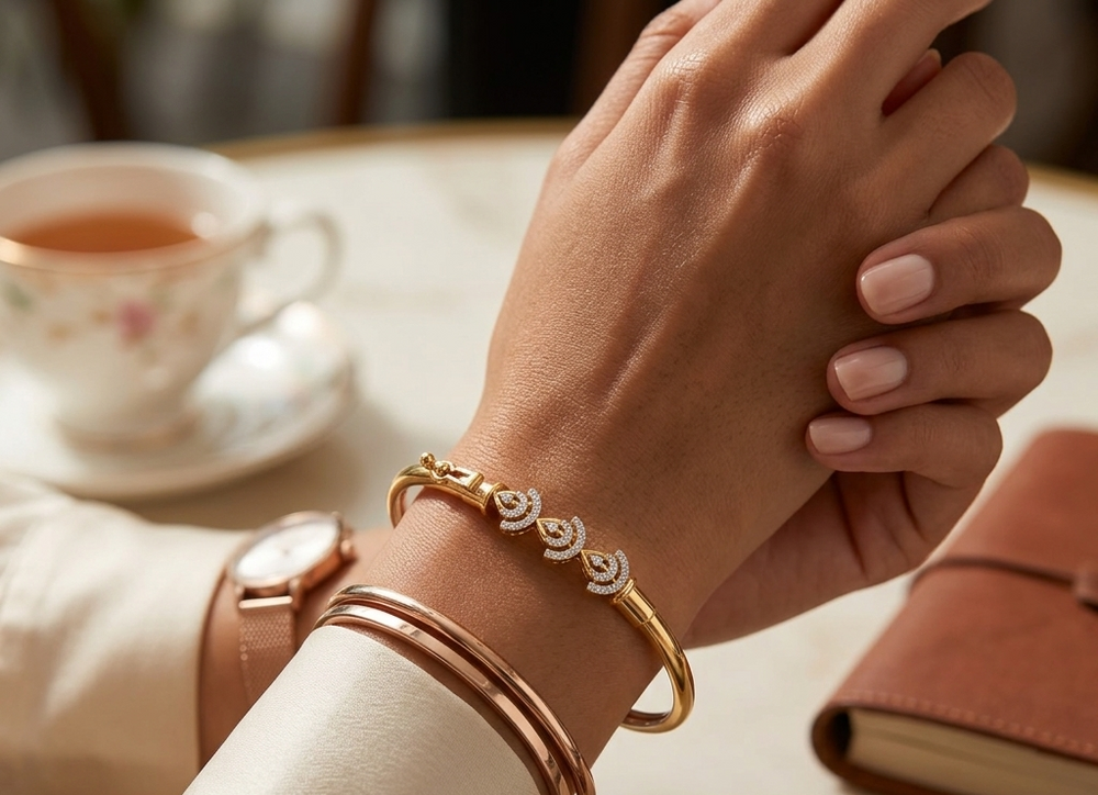 Royal Crescent Diamond Openable Noa